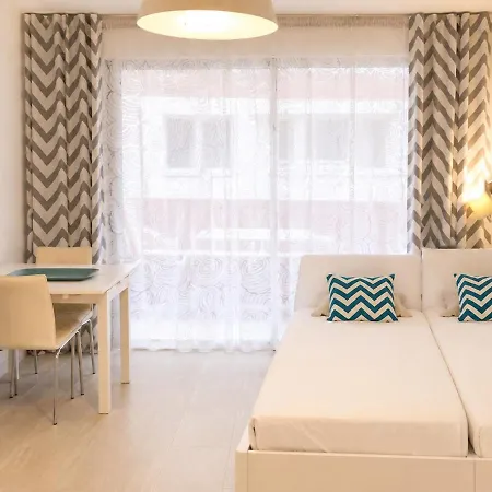 Appartement Le Héliodore , Air Conditioning, Beaches 5 Minutes Away On Foot Antibes